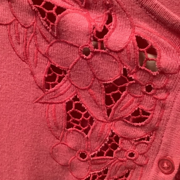 Isaac Mizrahi Bubblegum Pink 3/4 Sleeve Cardigan with floral cutout design - Picture 3 of 3